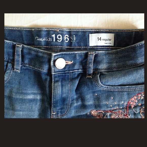 GAP jean shorts size 14. - Picture 2 of 3